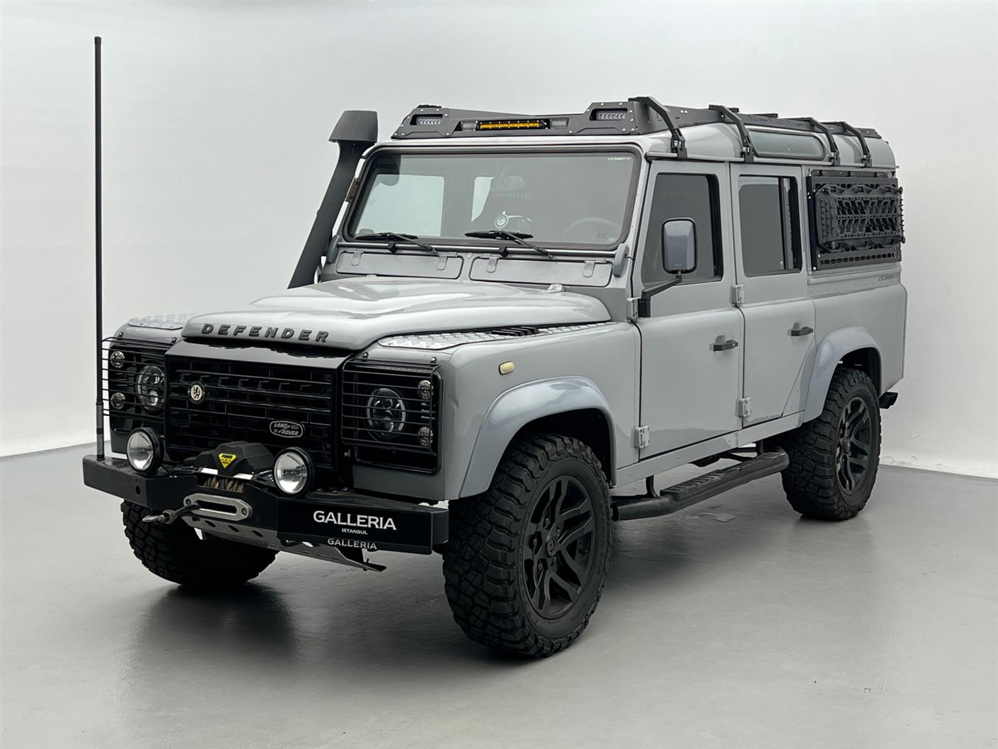 Defender  Land Rover Defender için orijinal ve uyumlu yedek parçalar; mekanik, elektrik, aydınlatma ve bakım parçalarında güvenilir seçenekler, hızlı teslimat ve destek.